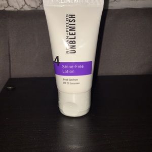 Rodan + Fields UNBLEMISH Shine-Free Lotion